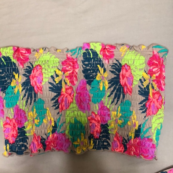 Swimsuit - Picture 2 of 4